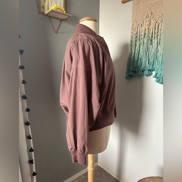 Nike Sportswear Essentials Oversize Bomber Women’s Jacket size L - Picture 8 of 10